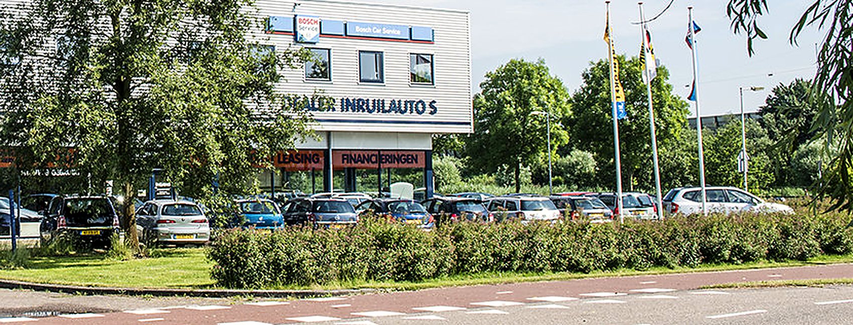 Het verkoopterrein met de occasions van HILD Auto’s